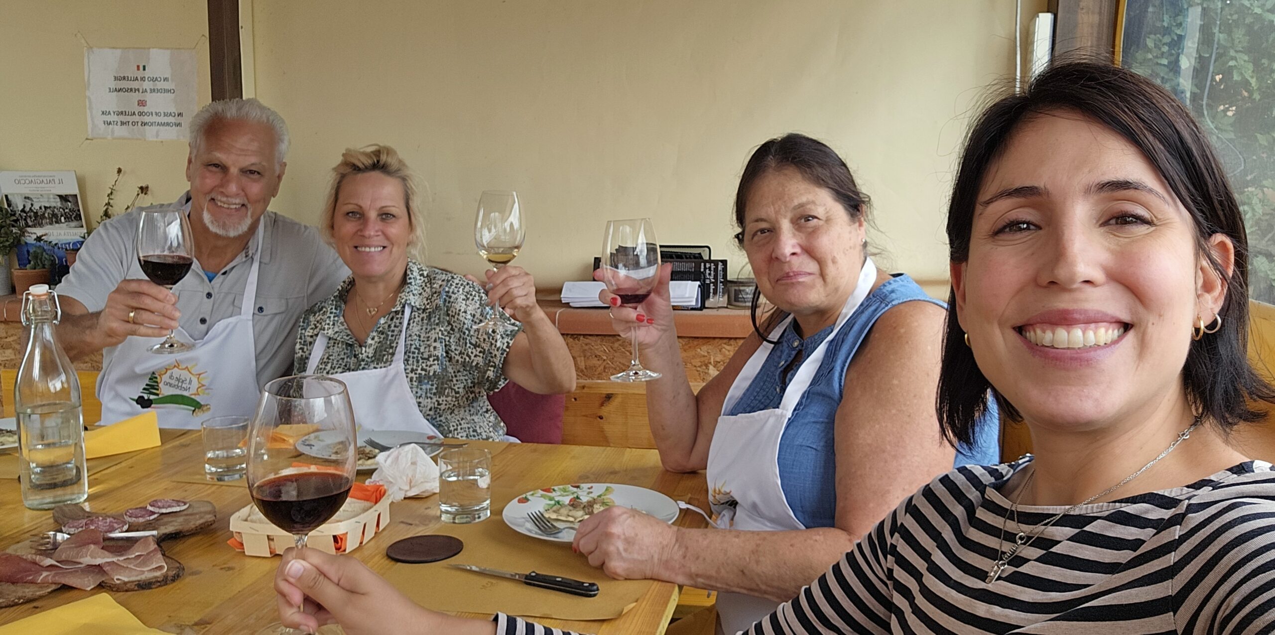 happy-clients-wine-tour-lucytourguide